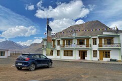 The Mountain Wonderland Hotel and Restaurant