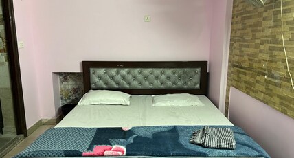 HOTEL B S RESIDENCY Room Type - Deluxe Non AC Room