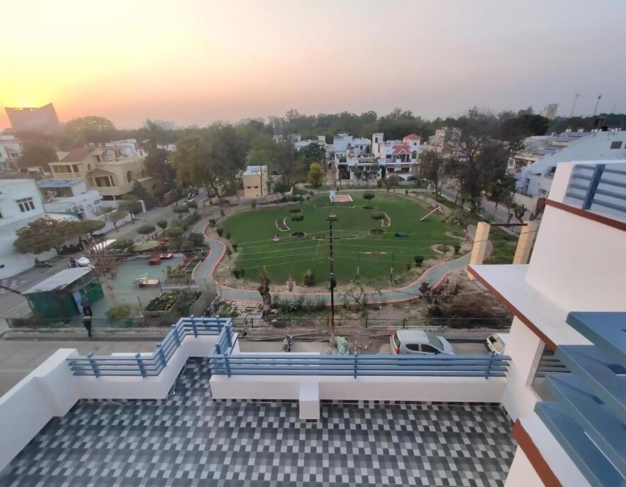 Singh's Villa - Tap to explore photos