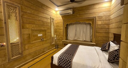 Hotel Golden Safari Room Type - DELUXE ROOM