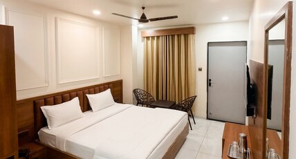 Hotel Vivantaa Room Type - Deluxe Room with Double bed and AC
