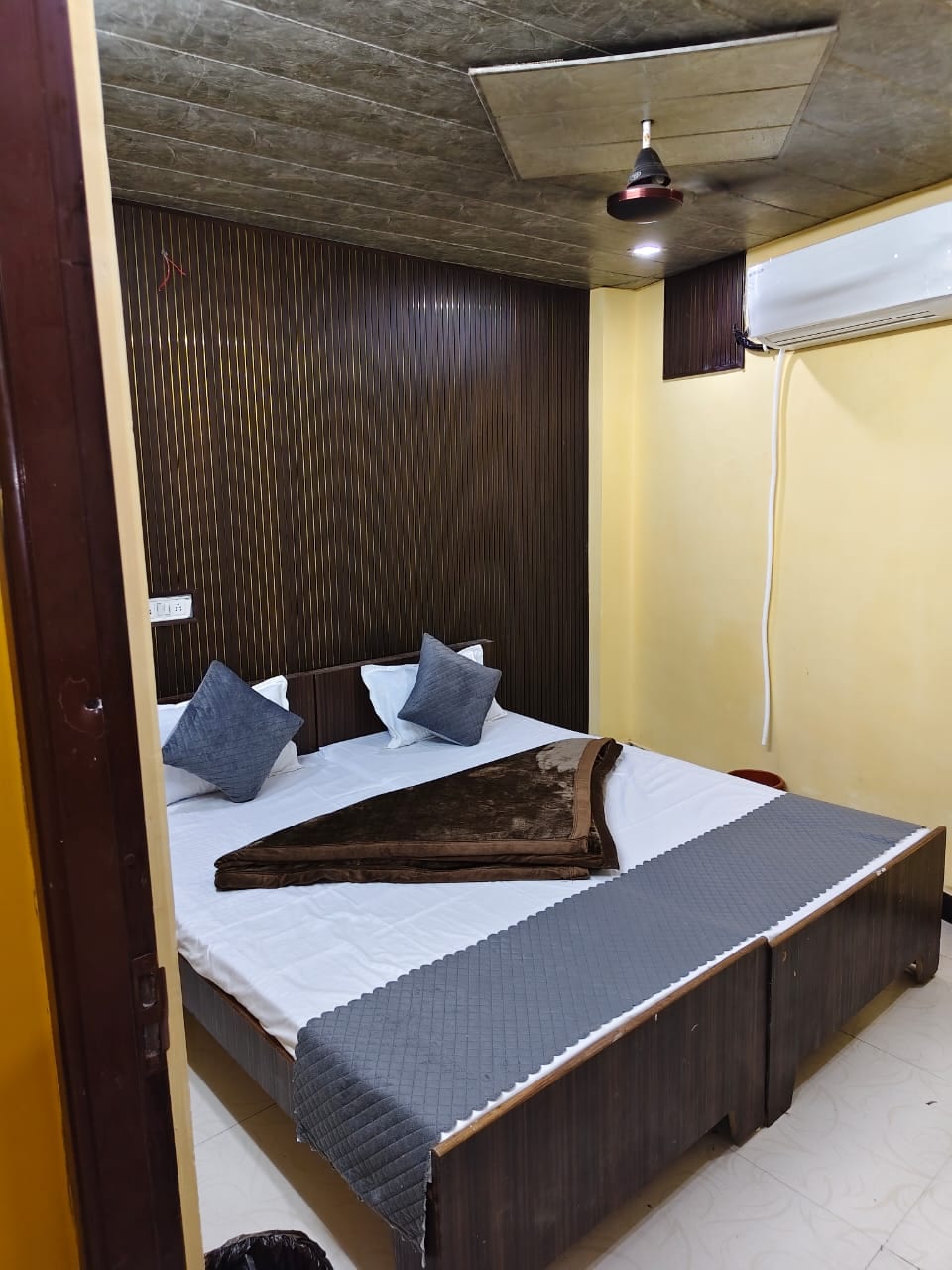 Jaimaya Guest House - Tap to explore photos