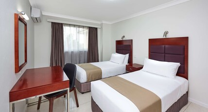 Best Western Casula Motor Inn Room Type - APARTMENT - 1 QUEEN 2 SINGLE BEDS,NSMK,EXCRM,BALCON,FULLKT,SEPLRM,WIFI
