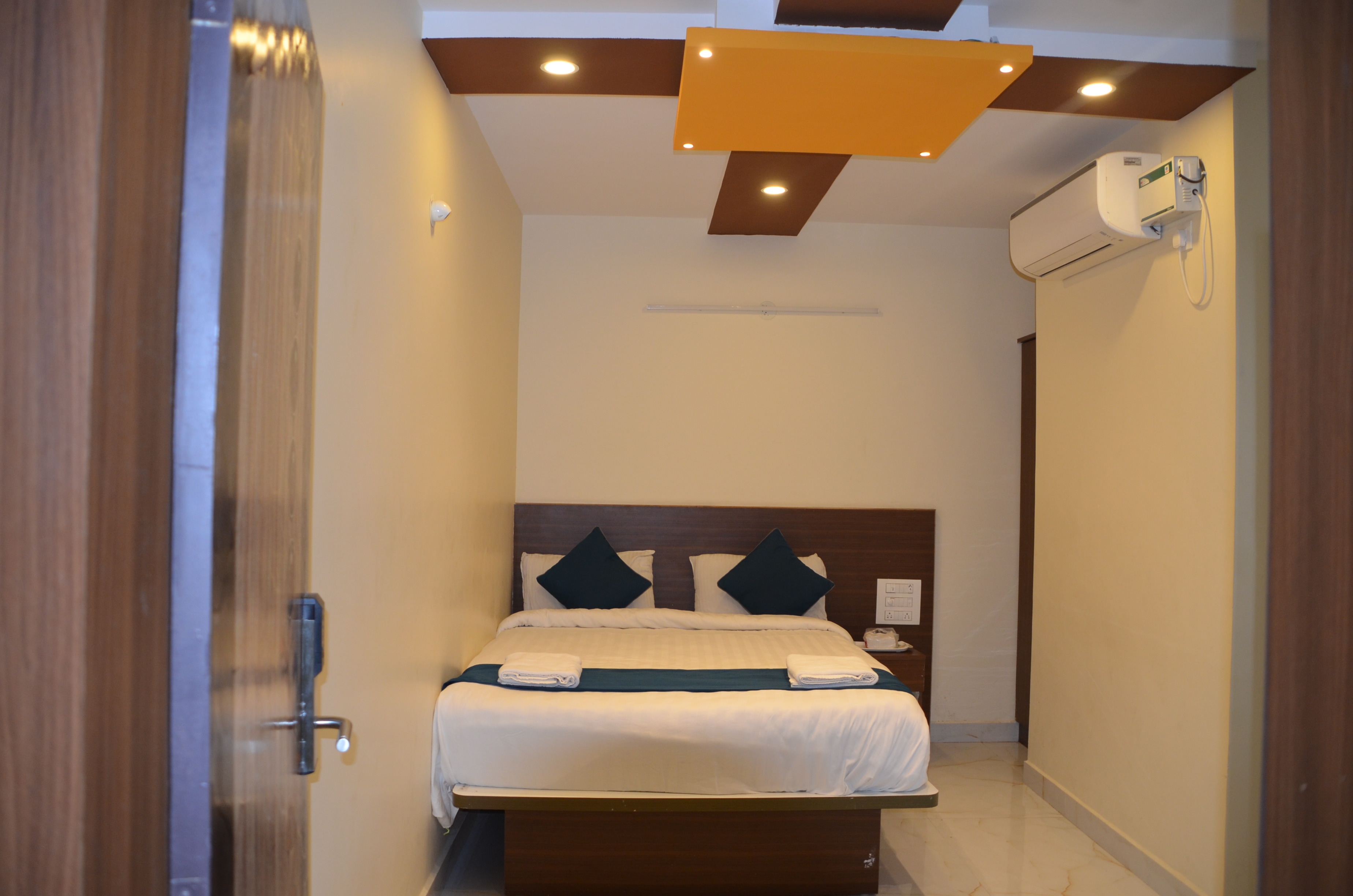 Hotel Sky Loft Bangalore Airport - Tap to explore photos