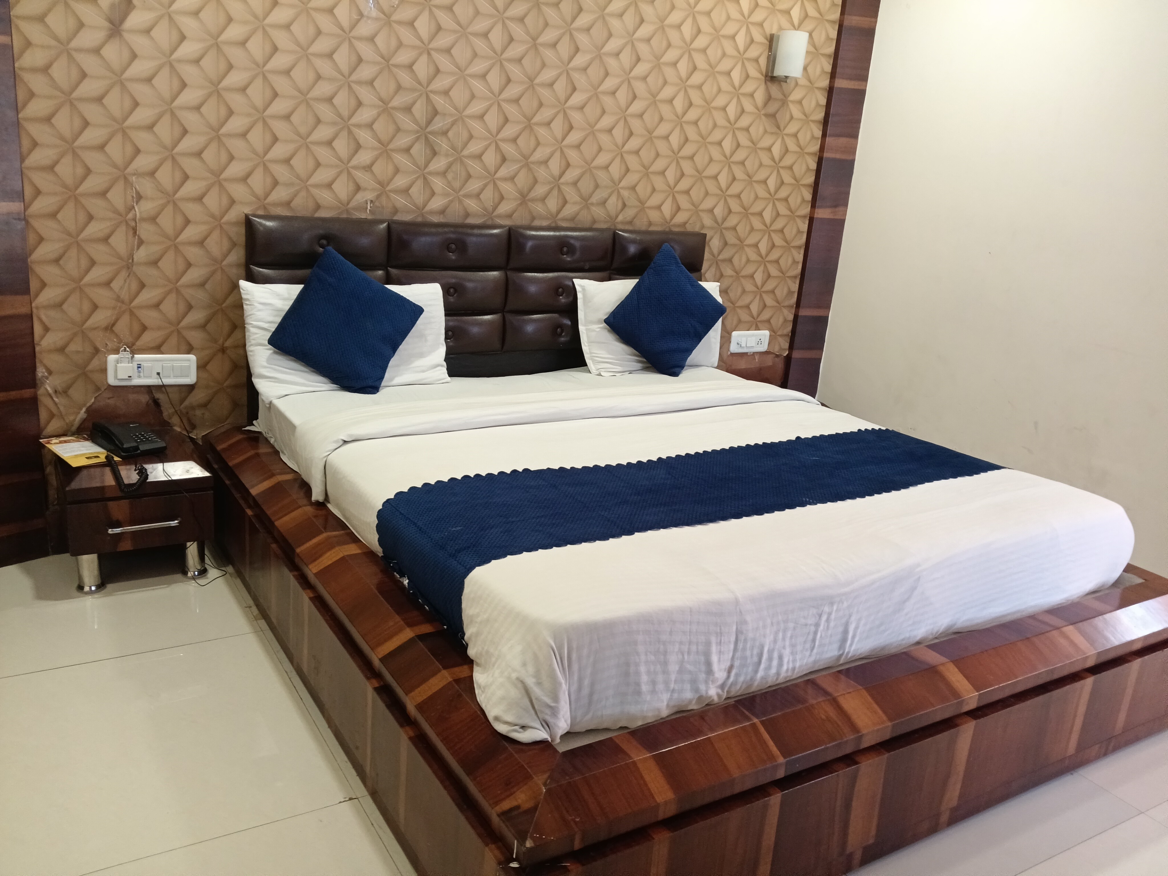 Sai Kripa Hotel - Tap to explore photos