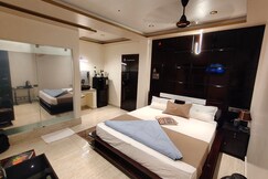 HOTEL JOY GURU INN