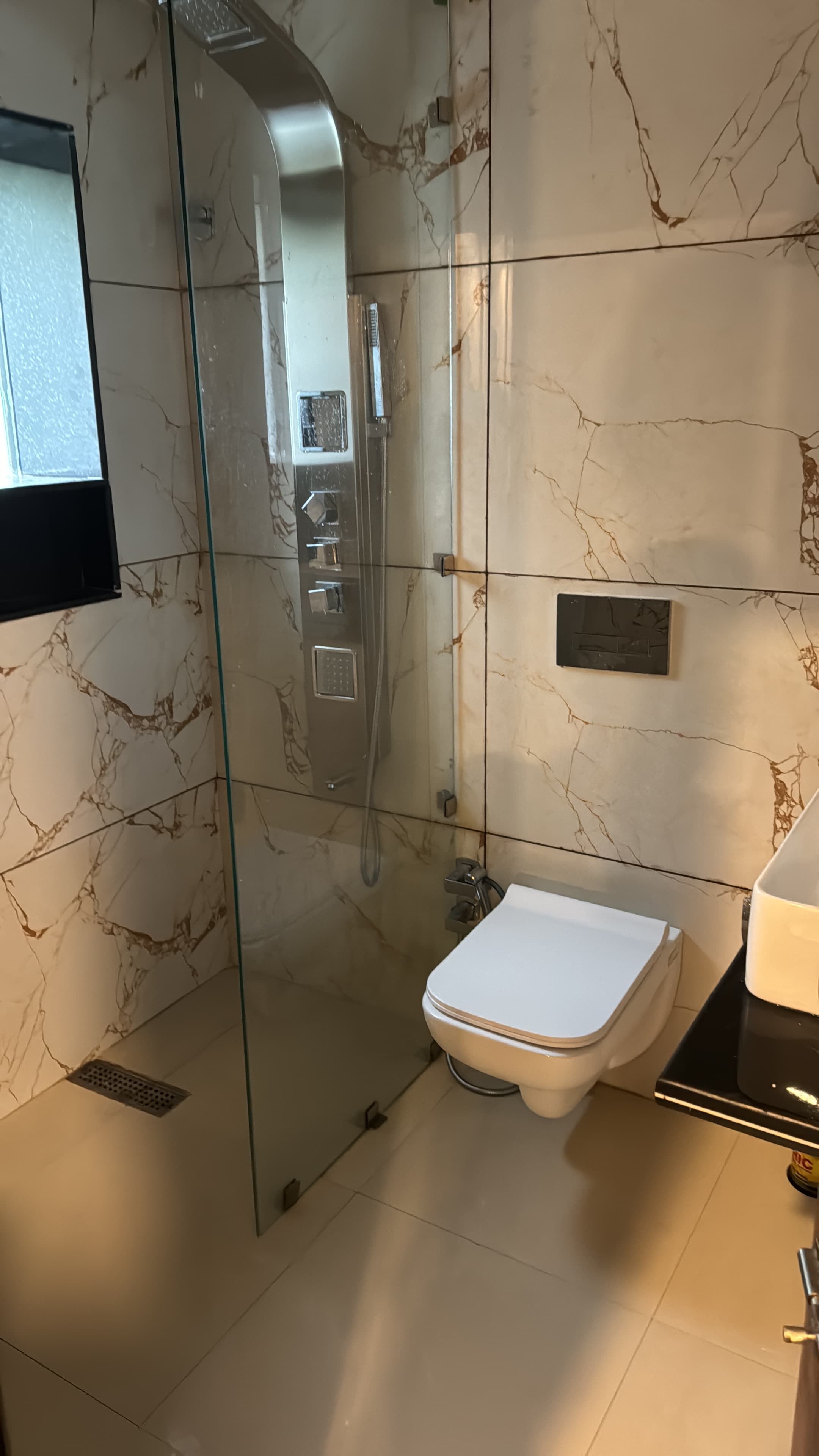 Hotel Manora Palace - Tap to explore photos