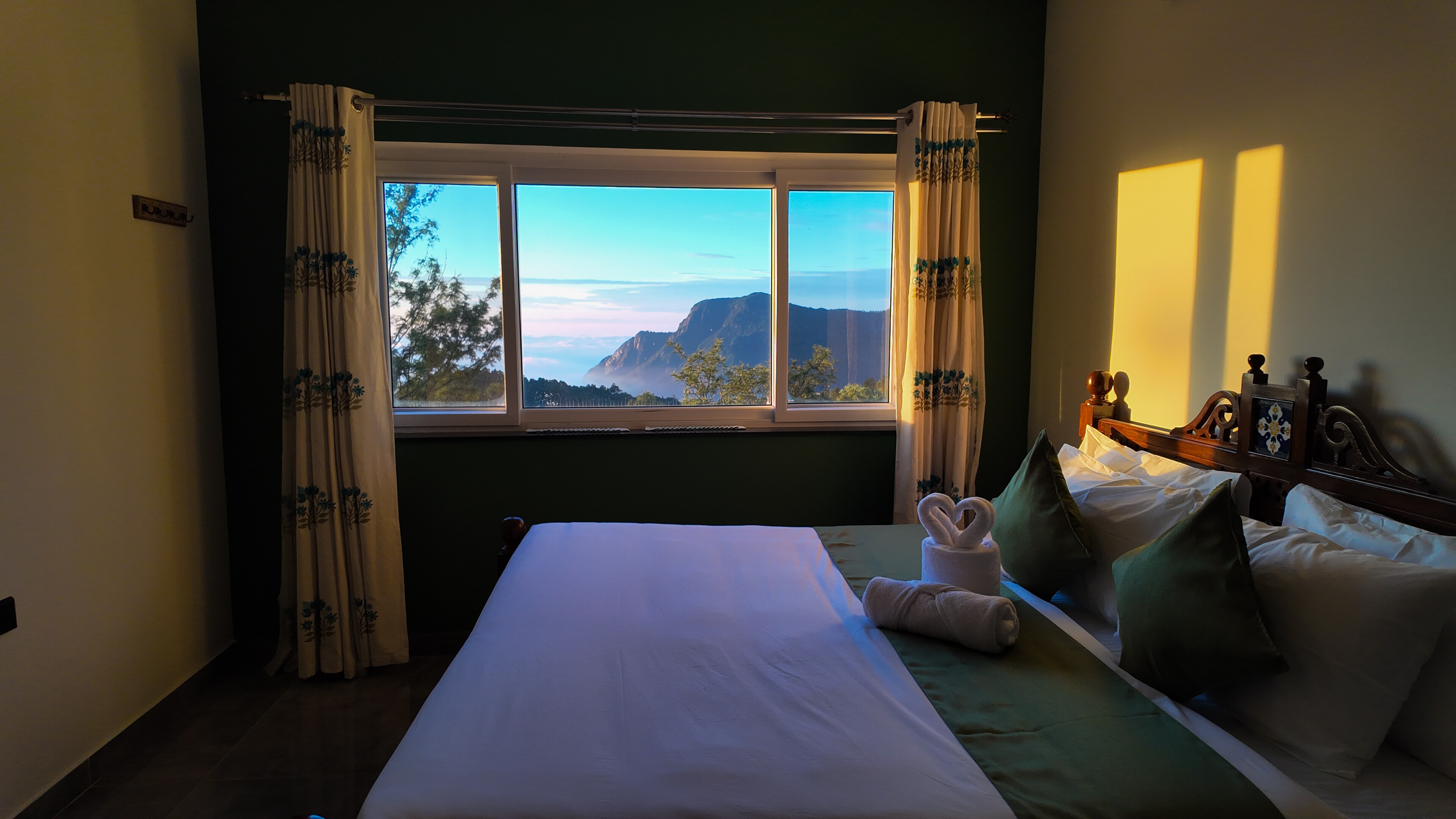Amariyah House Coonoor -Luxury Villa in Coonoor - Tap to explore photos