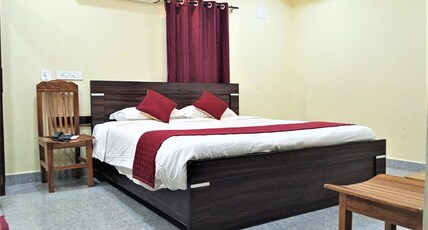 Hotel Mythri Room Type - Deluxe King Room