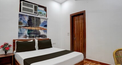 Hotel O by OYO V2 Stay Room Type - Classic