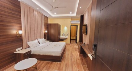 Hotel Rocksea Mall Road Room Type - Premium Room
