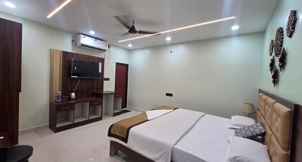 Hotel Gokul Inn Room Type - Suite Room