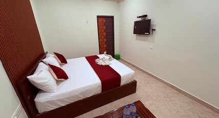 Viwin Palace Room Type - Standard Double Bedroom AC