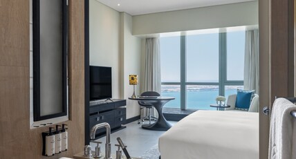 Sofitel Abu Dhabi Corniche Room Type - LUXURY ROOM, 1 King Bed, Sea View Sofitel Abu Dhabi Corniche Room Type - LUXURY ROOM, 1 King Bed, Sea View