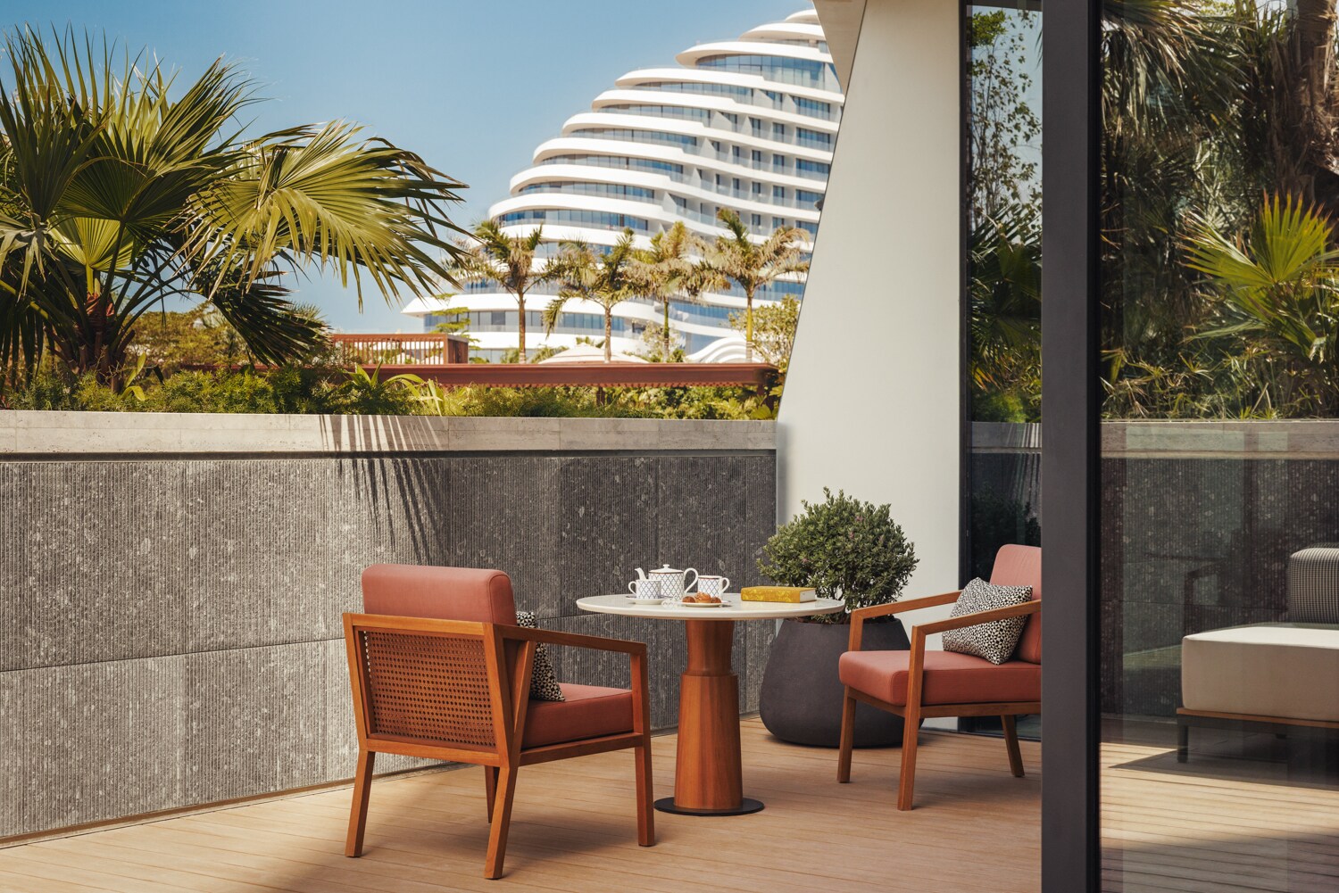 Jumeirah Residences Marsa Al Arab - Tap to explore photos