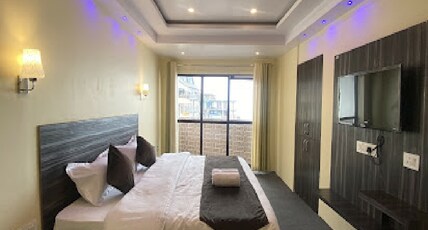 Hotel Amaira Room Type - DELUXE DOUBLE ROOM WITH BALCONY