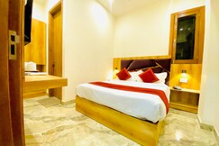 Hotel Paras inn 2 - 5 Min walking to Golden Temple
