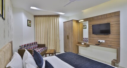 HOTEL TGS Room Type - DELUXE ROOM