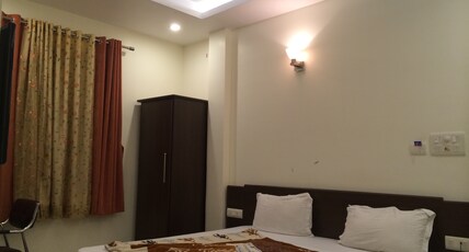 Hotel Surya Room Type - Deluxe Room