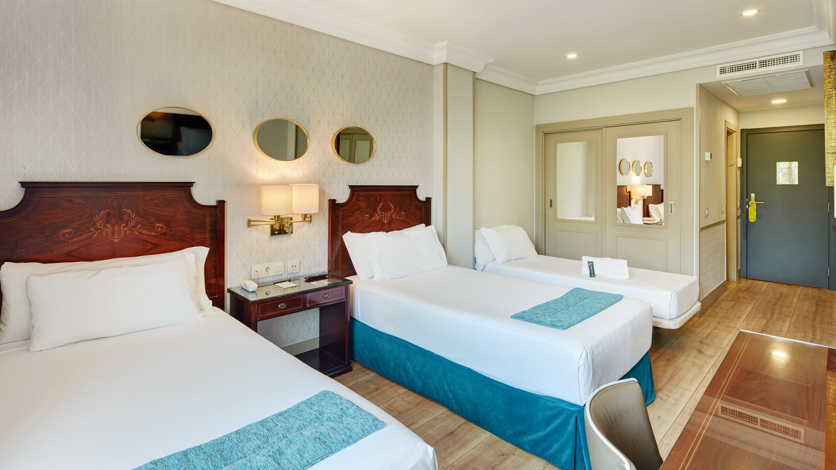 Sercotel Gran Hotel Conde Duque - Tap to explore photos