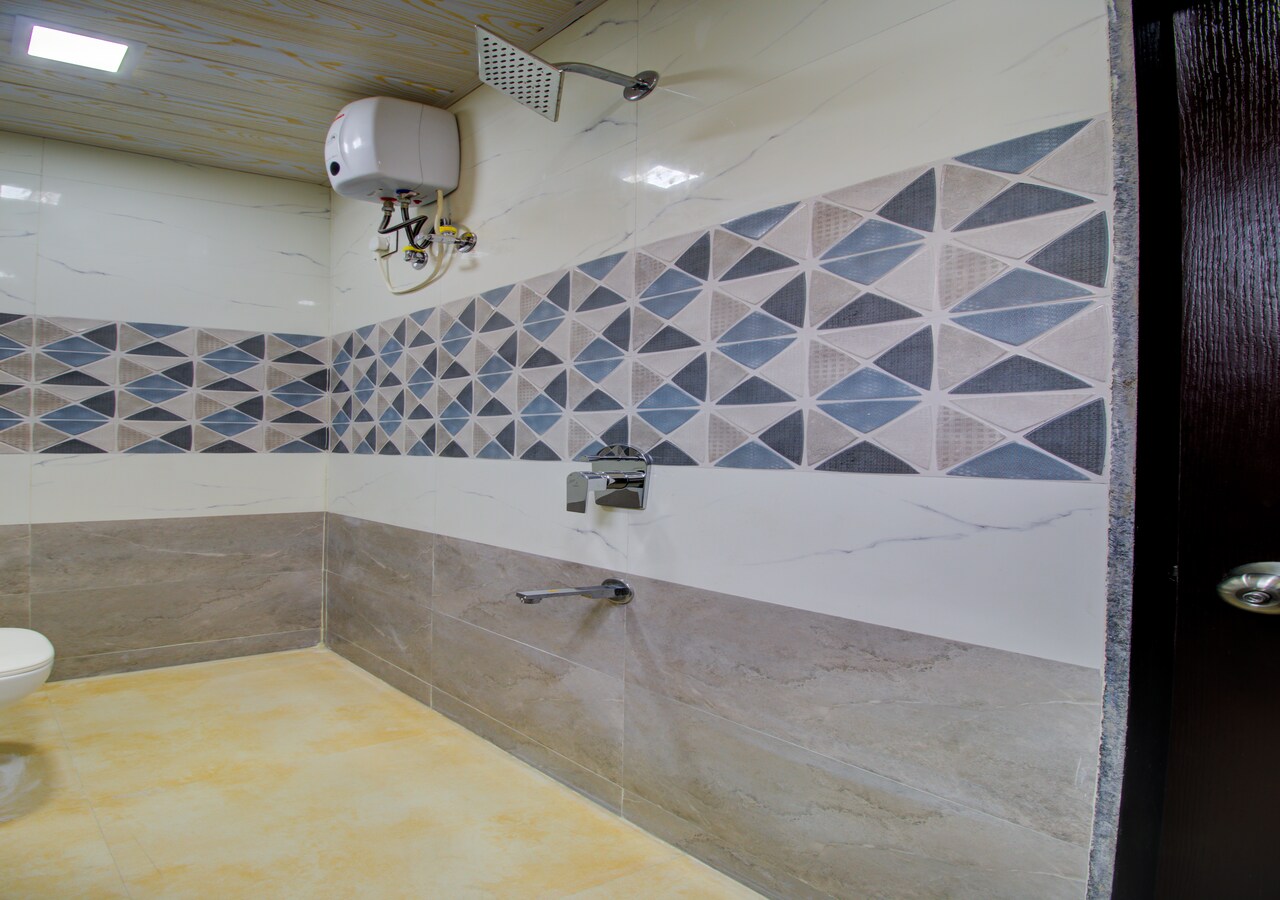 Hotel Sai Bansi Residency - Tap to explore photos