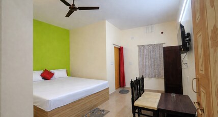 ASHOK NANDINI GUEST HOUSE Room Type - Deluxe Room