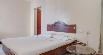 Hotel Krishna Park Room Type - AC Deluxe Room