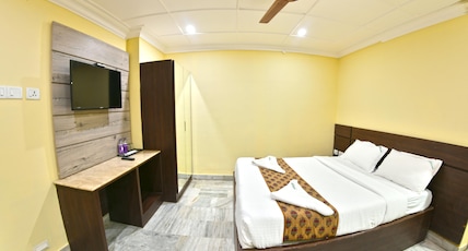 Hotel Ramakrishna Room Type - Double Deluxe Hotel Ramakrishna Room Type - Double Deluxe