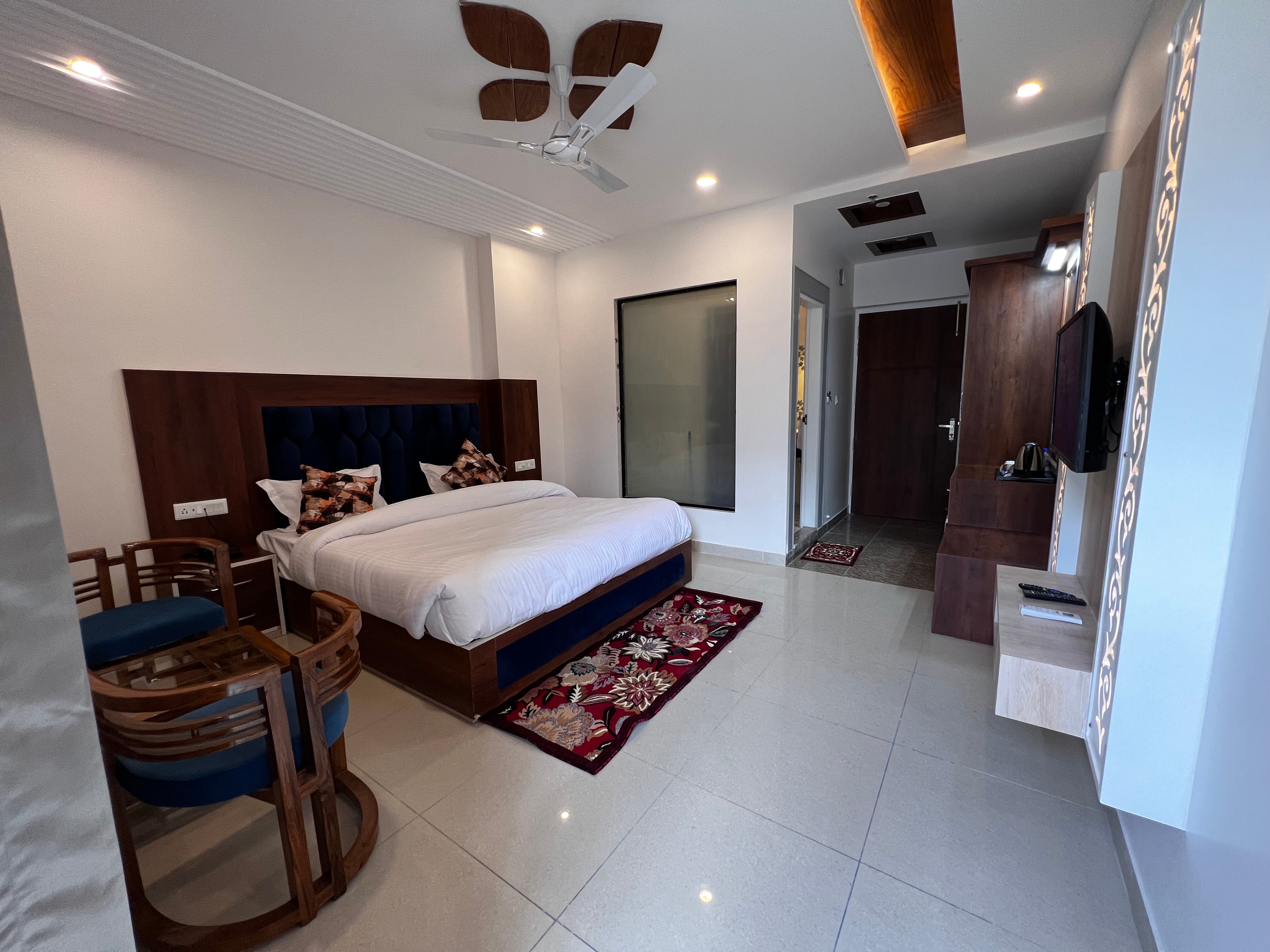 HOTEL HIMALYAN HERITAGE RESTAURENT & BANQUET HALL - Tap to explore photos