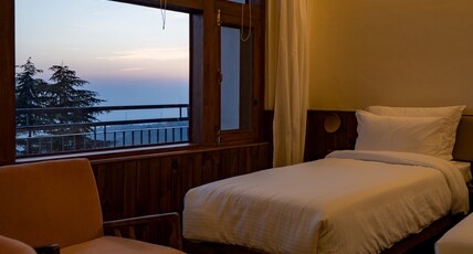 Pema Thang Guest House & Restaurant Room Type - Premium Rooms