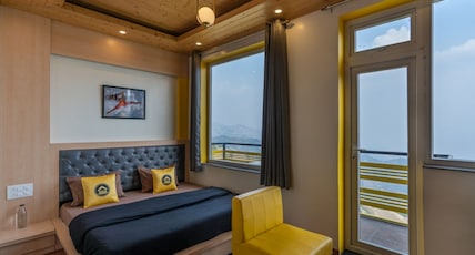 The Hosteller Kufri, Shimla Room Type - Superior Double Room with Balcony and Valley View The Hosteller Kufri, Shimla Room Type - Superior Double Room with Balcony and Valley View