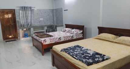 Trinetra Home Stay Room Type - Ac Bedroom 1
