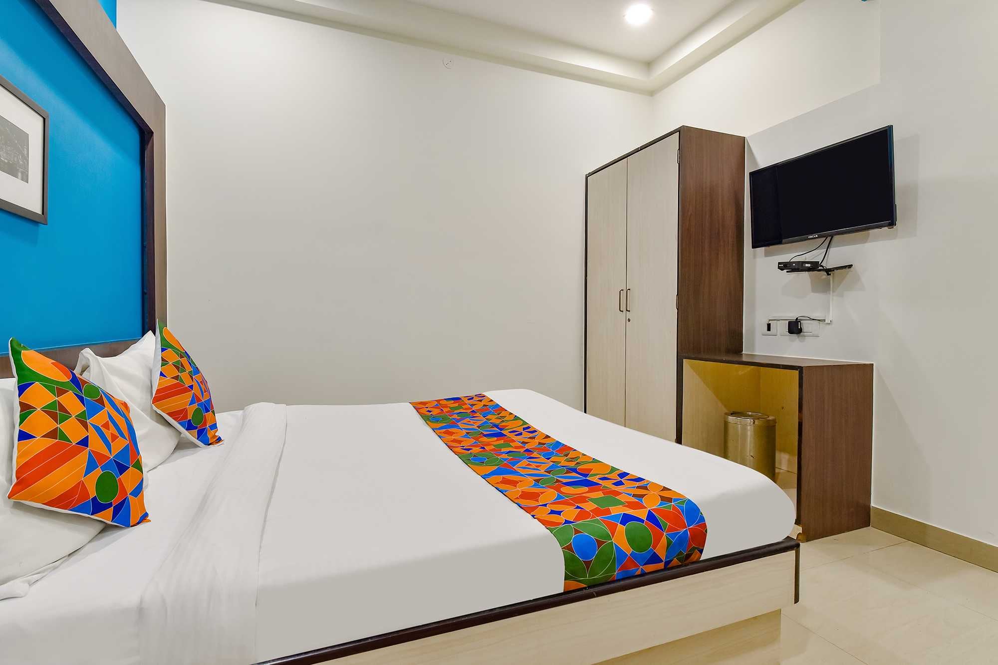 Hotel O Global Wonder - Tap to explore photos