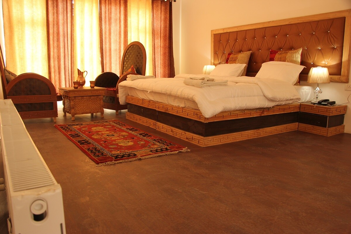 THE GRAND CHUBI HOTEL - Tap to explore photos