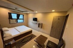 HOTEL AURELIA HEIGHTS