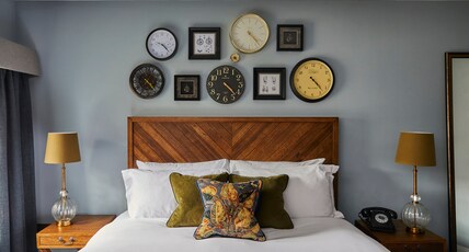 Hotel Indigo STRATFORD UPON AVON, an IHG hotel Room Type - 1 King Premium Separate Bath Walk In Shower