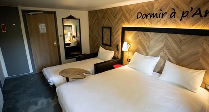 Ibis Styles Douai Gayant Expo Train Station Room Type - Standard Suite with 1 double bed and 1 sofa