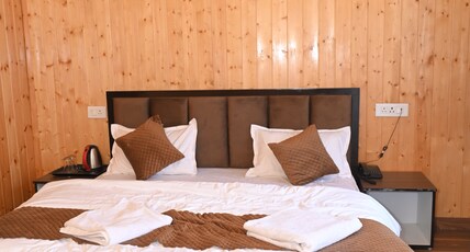 Shree Rudra Resorts Room Type - Deluxe Room with Mountain View