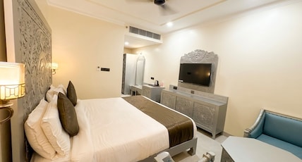 Hotel Shringar Mahal near Chaar Dham Vrindavan Room Type - Triple Bed Family Suite Hotel Shringar Mahal near Chaar Dham Vrindavan Room Type - Triple Bed Family Suite