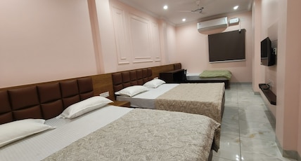 Hotel Kanak Shree Room Type - Deluxe Quintuple Room Hotel Kanak Shree Room Type - Deluxe Quintuple Room