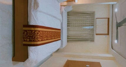 Hotel Royal Palace Room Type - Deluxe Triple Room Hotel Royal Palace Room Type - Deluxe Triple Room