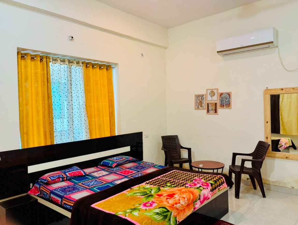 Hotel Vaidyaraj - Tap to explore photos