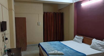 HOTEL YUVRAAJ PALACE Room Type - Deluxe Room (Non Ac)