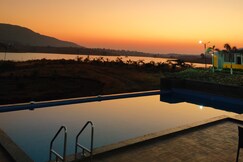 Mountain N Lake Resort