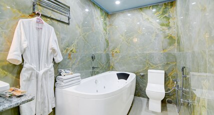 Hotel Rajmahal Room Type - 4 BED ROYAL SUITE