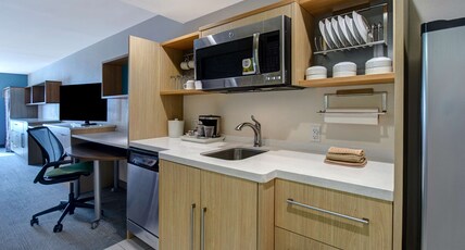 Home2 Suites by Hilton Waco Room Type - 1 KING LARGE STUDIO SUITE