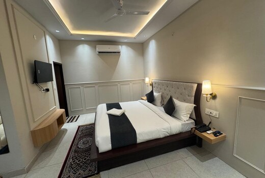 HOTEL SKY LIGHT
