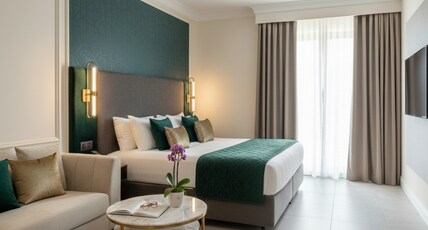 AIRPORT HOTEL GALAXY Room Type - Deluxe Room