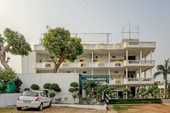 Rooms of Hotel O Ram Ji Vatika