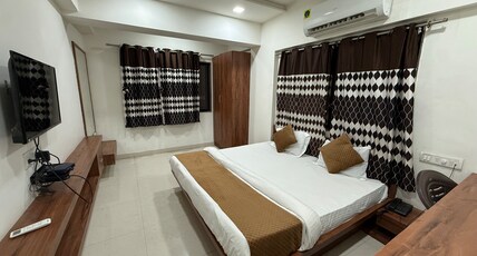 Sumukh Hotel Room Type - Executive Room with Air Conditioning